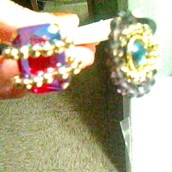 Bracelet - Picture 1 of 4